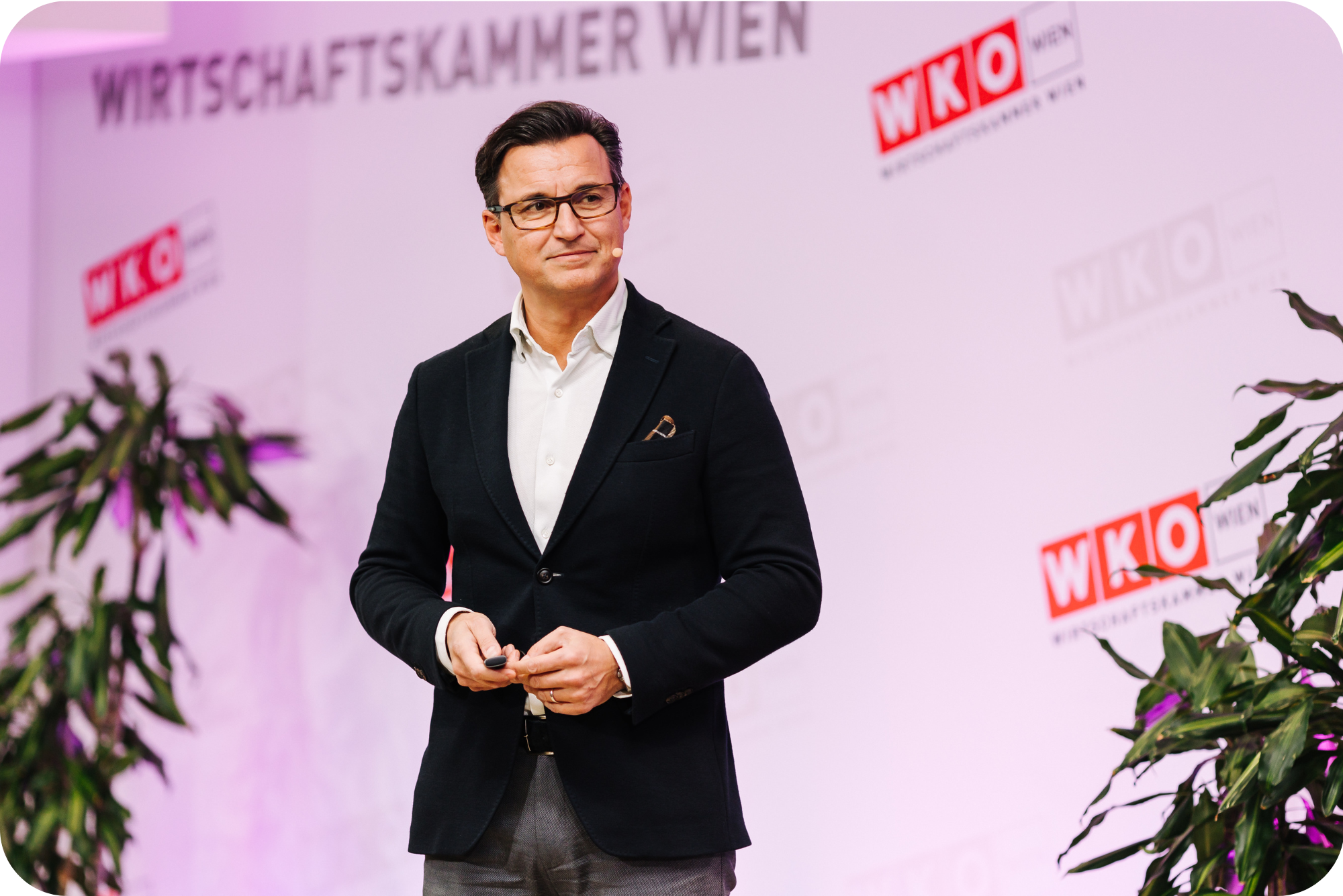 Keynote Andi quer - abgerundet.png